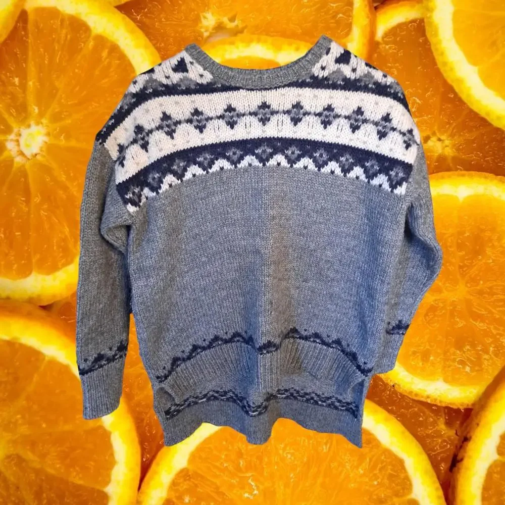 Loft Gray Crew Neck  Sweater‎ with Geometric Design on Top Size Medium